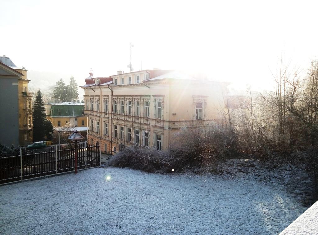 Schloss Ambras Маріанські Лазні Екстер'єр фото